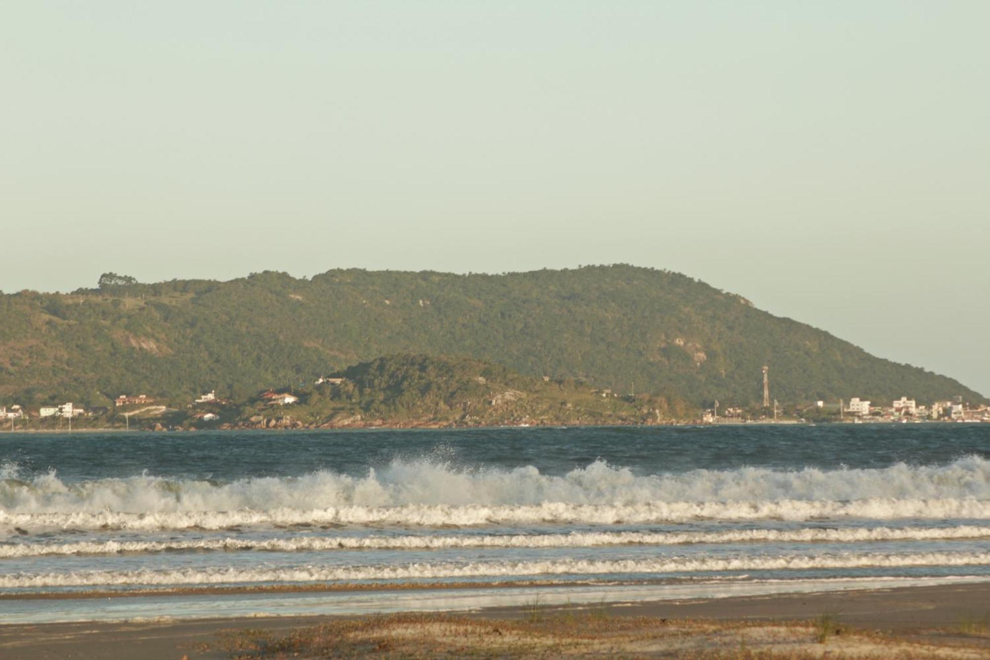 Pousada Recanto Edenico - A Beira Mar Da Praia Ponta Do Papagaio, Palhoca Sc Eksteriør billede